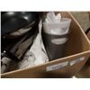 Image 4 : 2 BOXES OF POTS PANS AND KITCHEN ITEMS