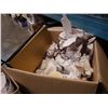 Image 5 : 2 BOXES OF POTS PANS AND KITCHEN ITEMS