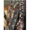 Image 3 : 2 BUNDLES OF DECORATIVE STICKS
