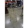 Image 1 : Vintage brass 5 ft easel/picture stand
