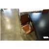 Image 2 : MODERN DINING TABLE WITH 2 DRAWERS AND 4 CHAIRS