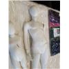 Image 3 : Large and small mannequins small mannequin has no arms