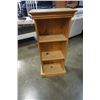 Image 1 : PINE BOOKSHELF