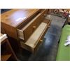 Image 3 : 3 DRAWER WOOD DRESSER