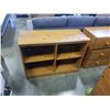 Image 1 : SHORT BOOKSHELF