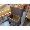 Image 3 : WOOD STORAGE BENCH