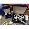 Image 2 : TRAY OF NEW KIMONO JEWELRY