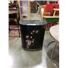 Image 1 : MID CENTURY TIN LAUNDRY HAMPER