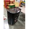 Image 2 : MID CENTURY TIN LAUNDRY HAMPER