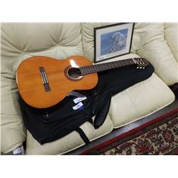 YAMAHA C40 ACOUSTIC GUITAR