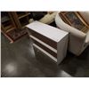Image 2 : WHITE SHELF