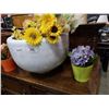 Image 2 : Large porcelain planter with 2 small planters and artificial flowers