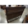 Image 8 : ANTIQUE SERVER WITH GALLERY