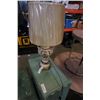 Image 1 : VINTAGE TABLE LAMP