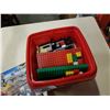 Image 4 : TOTE OF LEGO AND LEGO TRUCK AND LEGO CITY SET