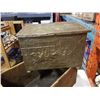 Image 2 : BRASS FIREBOX AND WOOD CRATE