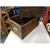 Image 3 : BRASS FIREBOX AND WOOD CRATE