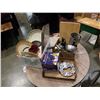 Image 1 : 3 BOXES KITCHEN ITEMS, CHINA PLATTERS