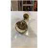 Image 4 : TRAY OF GLASS DOORKNOBS