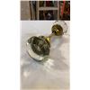 Image 7 : TRAY OF GLASS DOORKNOBS