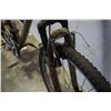 Image 3 : GREY AND WHITE INFINITY BIKE