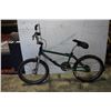 Image 1 : GREEN GT BIKE