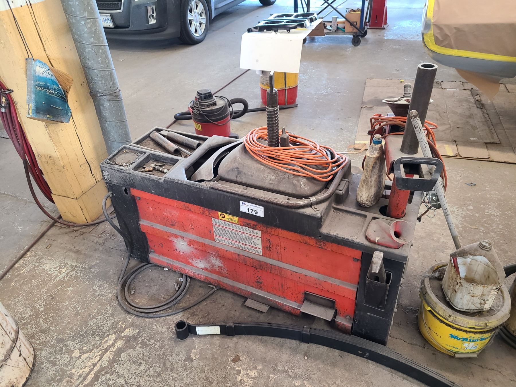 COATS 4040A POWER PLUS PNEUMATIC TIRE CHANGING MACHINE WITH