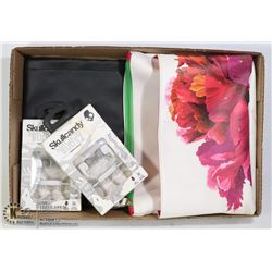 SKULL CANDY X 2 FLAT NEW