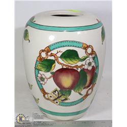 CHINESE VASE