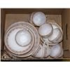 Image 1 : LARGE - SET MILK DISHES