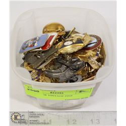 CONTAINER VINTAGE PINS