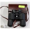 Image 1 : VINTAGE BINOCULARS