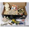 Image 1 : SHOEBOX OF RANDOM VINTAGE ITEMS