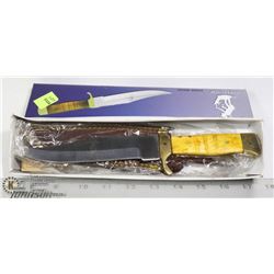 THE BONE COLLECTOR HUNTING KNIFE WITH LEATHER