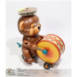 VINTAGE DRUMMING BEAR TOY WITH PULL BACK ACTION