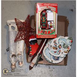 UNCLAIMED FLAT OF CHRISTMAS DECORATIONS