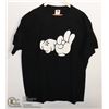 Image 1 : GRAPHIC HAND GESTURE T-SHIRT SIZE LARGE