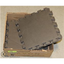 BOX WITH 10 GRAY INTER-LOCKING FOAM