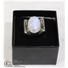 Image 1 : HEAVY 925 RING WITH LARGE MOONSTONE SIZE 8