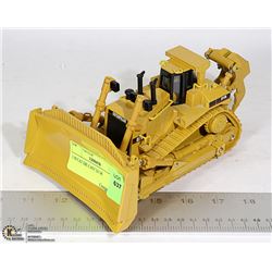 1:50 CAT DIE CAST D11R