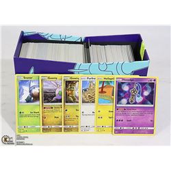 POKEMON SINGLES ABOUT 550 CARDS NO ENERGY CARDS