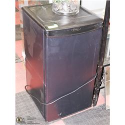 DANBY MINI BAR FRIDGE