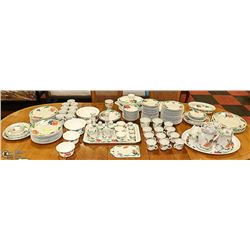 VILLEROY & BOCH AMAPOLA CHINA SET
