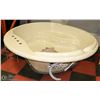 Image 1 : ROUND JACUZZI TUB NO PUMP AS IS