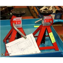 PAIR OF 2 TON AXLE STANDS/JACK STANDS.
