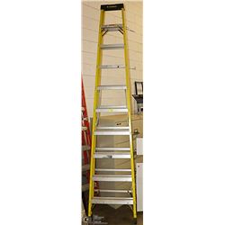 NEW FEATHERLITE 10 FOOT ALUMINUM AND FIBERGLASS