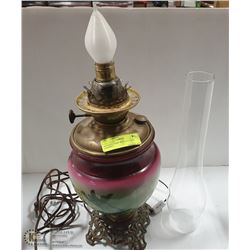 ANTIQUE LAMP WITH ALLADIN CHIMNEY