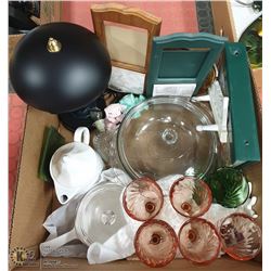 BOX WITH HOUSEHOLD ITEMS INCL. LAMP, TEA