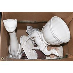 WHITE CAT AND CAMEL PLANTER