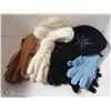 Image 1 : LOT OF WINTER HATS & GLOVES - CLOTHING